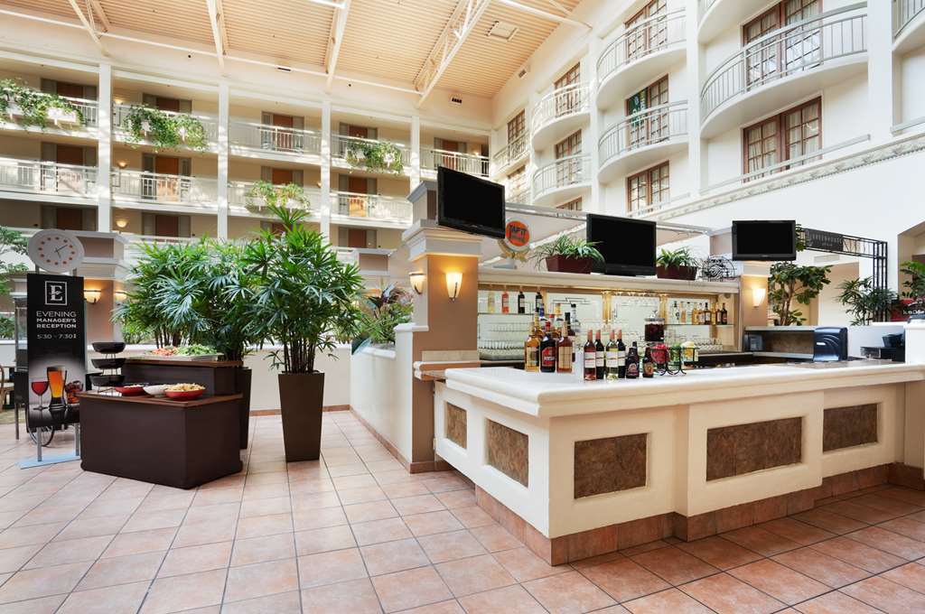 Embassy Suites San Luis Obispo Restaurant bilde